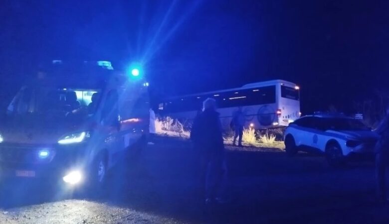 Νεκρός οδηγός ΚΤΕΛ που έπαθε ανακοπή πάνω στο τιμόνι και το λεωφορείο κύλησε προς τον γκρεμό