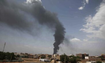 Πόλεμος στο Σουδάν: Γέφυρα στρατηγικής σημασίας καταστράφηκε και οι αντιμαχόμενοι αλληλοκατηγορούνται