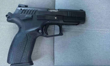 Σοκ στην Ζάκυνθο: Βρέθηκε 14χρονος μαθητής με πιστόλι στη σχολική τσάντα