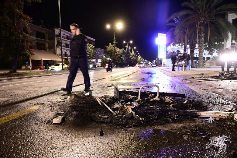 Ένταση με Ρομά σε Λεωφόρο Μεσογείων και Ασπρόπυργο για τον θάνατο του 17χρονου από πυρά αστυνομικού στη Βοιωτία