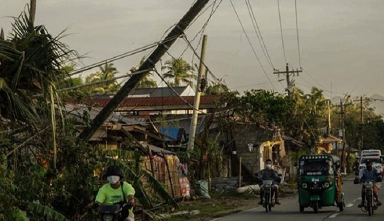 Σοκάρουν οι εικόνες από τον σεισμό 6,7 βαθμών στο νότιο τμήμα των Φιλιππινών
