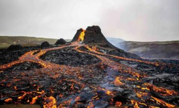 Ισλανδία: «Βρυχάται» το ηφαίστειο το οποίο αναμένεται να εκραγεί τις επόμενες ημέρες – Ακούστε τον απόκοσμο ήχο