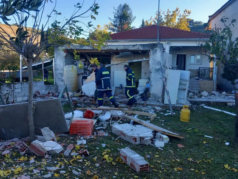 Σοβαρά τραυματισμένος ηλικιωμένος από έκρηξη σε σπίτι στα Τρίκαλα