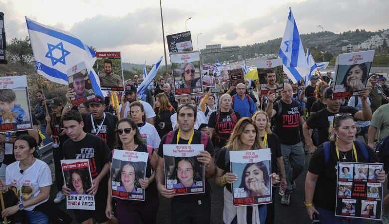 Ξέσπασαν οι συγγενείς των Ισραηλινών ομήρων – «Σταματήστε να μιλάτε για θανατική ποινή στα μέλη της Χαμάς»