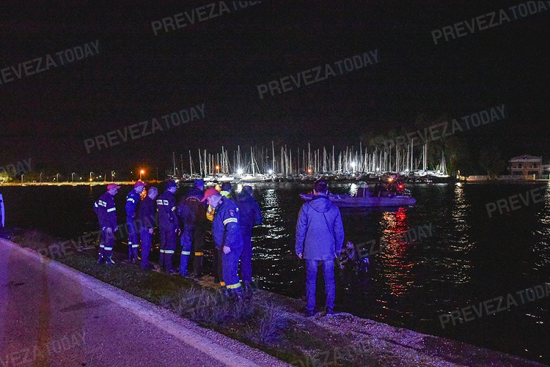 Τραγωδία στην Πρέβεζα: Αυτοκίνητο με τρεις γυναίκες έπεσε στη θάλασσα – Νεκρή μία 30χρονη