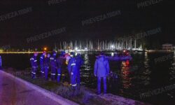 Τραγωδία στην Πρέβεζα: Αυτοκίνητο με τρεις γυναίκες έπεσε στη θάλασσα – Νεκρή μία 30χρονη