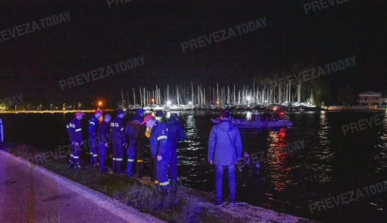 Τραγωδία στην Πρέβεζα: Αυτοκίνητο με τρεις γυναίκες έπεσε στη θάλασσα – Νεκρή μία 30χρονη