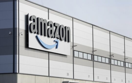 Σούπερ deal: Η OpenAI αγοράζει αποθηκευτικό χώρο από την Amazon με 38 δισ. δολάρια