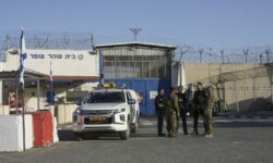 Ισραήλ: Δακρυγόνα κατά Παλαιστινίων έξω από φυλακή που περίμεναν την απελευθέρωση κρατουμένων