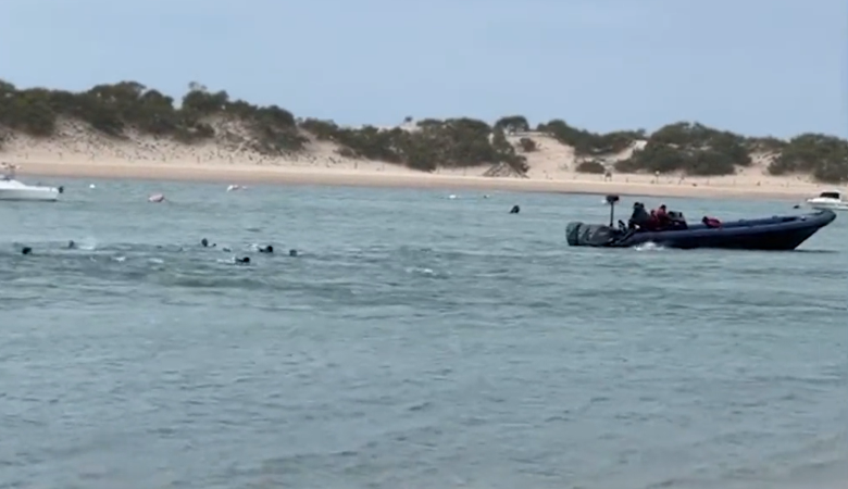 Διακινητές πέταξαν μετανάστες από ταχύπλοο σε μικρή απόσταση από παραλία της Κάντιθ στην Ισπανία- Τέσσερις ανασύρθηκαν νεκροί