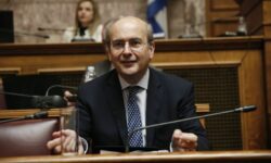 Κωστής Χατζηδάκης: «Το Υπουργείο Οικονομικών και η ΑΑΔΕ δεν παίζουν με τις φορολογικές δηλώσεις»