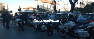 Κλείδωσε το παιδί στο αυτοκίνητο και πήγε για… ψώνια στα Χανιά – Το είδαν περαστικοί να κλαίει και κάλεσαν αρχές