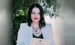 Τραγωδία στα Τέμπη: Συγκλονίζει ο πατέρας της Ελπίδας Χούπα – Κλήθηκε να παραλάβει το πτυχίο της αδικοχαμένης κόρης του