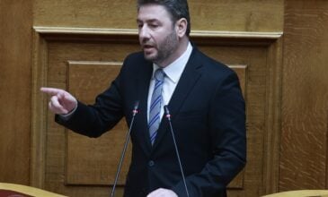 Ο Ανδρουλάκης καλεί τα κόμματα του δημοκρατικού τόξου να καταθέσουν πρόταση δυσπιστίας κατά της κυβέρνησης