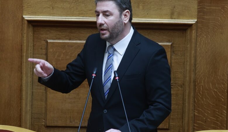 Ο Ανδρουλάκης καλεί τα κόμματα του δημοκρατικού τόξου να καταθέσουν πρόταση δυσπιστίας κατά της κυβέρνησης