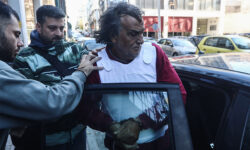 Δολοφονία 43χρονης στη Σαλαμίνα: «Δεν ήθελε να δουλέψει ο δράστης, εμείς τον συντηρούσαμε», λέει η αδερφή του θύματος