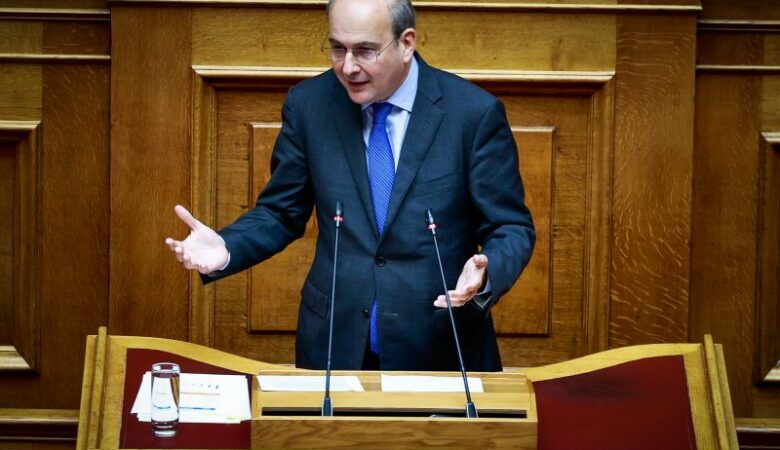 Ο Κωστής Χατζηδάκης ανακοίνωσε τέσσερις αλλαγές στο νέο φορολογικό νομοσχέδιο