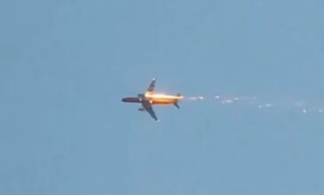 Τρόμος σε πτήση στη Ρωσία – Εκρήξεις και φωτιά σε δύο κινητήρες αεροπλάνου