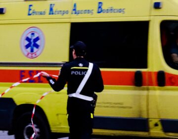 Μοτοσικλέτα παρέσυρε πεζό στη λεωφόρο Κηφισίας – Δύο τραυματίες