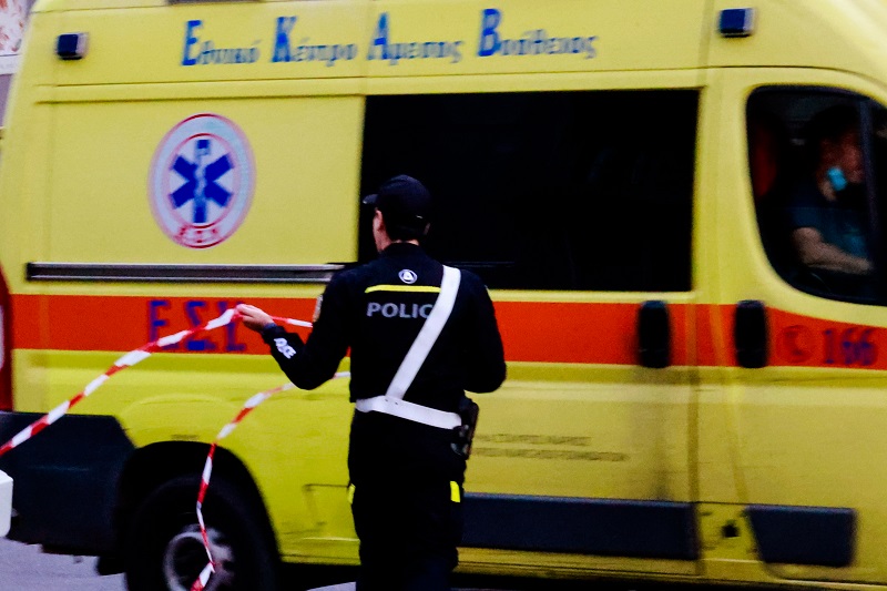 Χωρίς τις αισθήσεις του ανασύρθηκε άνδρας μετά από τροχαίο στη Γλυφάδα