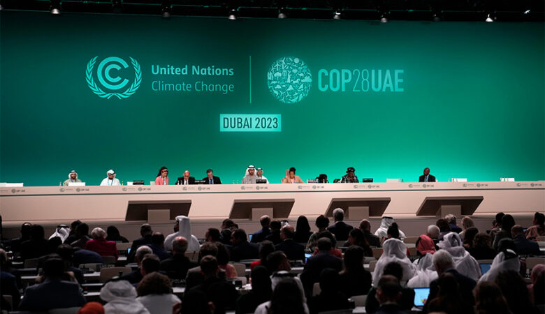 COP28: Οι χώρες όλου του κόσμου ενέκριναν ιστορική συμφωνία για τα ορυκτά καύσιμα