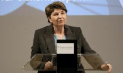 Ανακοινώθηκε η νέα πρόεδρος της Ελβετίας και η σύνθεση της κυβέρνησης