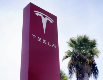 Η Tesla ανακαλεί περισσότερα από 2 εκατομμύρια αυτοκίνητα στις ΗΠΑ