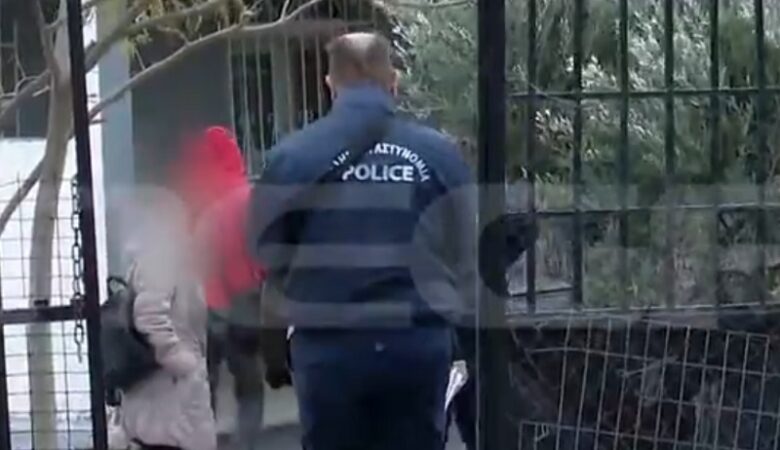 Έρευνα της Αστυνομίας στο σπίτι του 37χρονου τα σκυλιά του οποίου κατασπάραξαν την 50χρονη