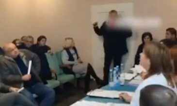 Ουκρανία: Τοπικός αξιωματούχος έριξε χειροβομβίδες στην αίθουσα που συνεδρίαζε δημοτικό συμβούλιο