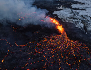 Έκρηξη ηφαιστείου στην Ισλανδία: «Ανησυχούμε ότι το χωριό μας θα εξαφανιστεί από τον χάρτη»