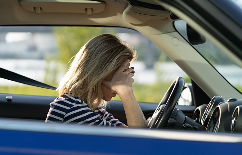 Σοκάρει η καταγγελία επίθεσης που δέχθηκε 37χρονη στη Λάρισα από άλλο οδηγό για ένα… κορνάρισμα