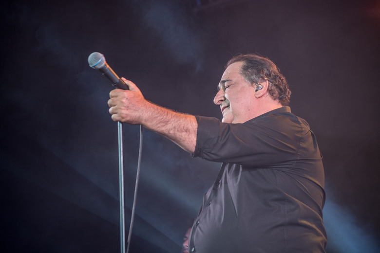 Σε λαϊκό προσκύνημα στη Θεσσαλονίκη η σορός του Βασίλη Καρρά