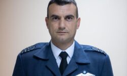Συντριβή αεροσκάφους στην Καλαμάτα: «Έφυγε ο άγγελός μου, έφυγε το παιδί μου»