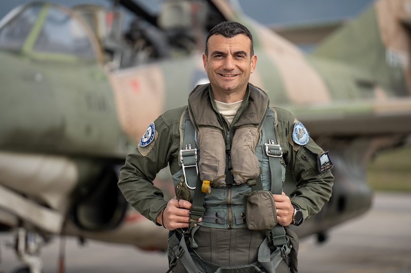 Συγκλονίζουν οι γονείς του αδικοχαμένου πιλότου στην Καλαμάτα: «Ο γιος μου θυσιάστηκε»