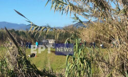 Τραγωδία στην Καλαμάτα με πτώση αεροσκάφους: Νεκρός ο 41χρονος πιλότος – Η γυναίκα του και τα παιδιά του παρακολουθούσαν τη μοιραία πτήση