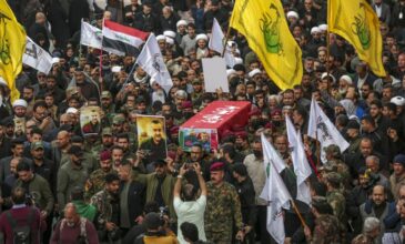 «Θάνατος στην Αμερική και το Ισραήλ», φώναζαν οι παρευρισκόμενοι στην κηδεία του Ιρανού ταξίαρχου στο Ιράκ