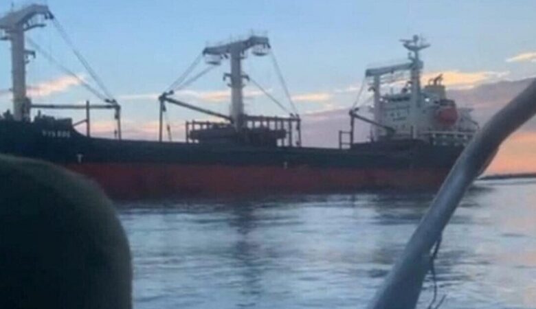 Ελληνόκτητο φορτηγό πλοίο έπεσε σε νάρκη στη Μαύρη Θάλασσα – Ελαφρά τραυματίστηκαν δύο Έλληνες