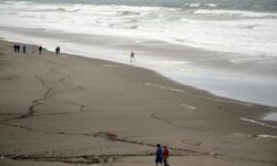 Συναγερμός στην Καλιφόρνια: Προειδοποίηση στους κατοίκους για κύματα ύψους 12 μέτρων