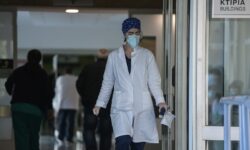 Για πρώτη φορά δεν καταγράφηκαν νέες διασωληνώσεις για κορονοϊό – 14 θάνατοι από Covid-19 και 4 από γρίπη μέσα σε μία εβδομάδα