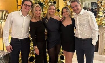 Οι πρωτοχρονιάτικες ευχές του Κυριάκου Μητσοτάκη με μια οικογενειακή φωτογραφία