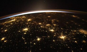 NASA: Εντυπωσιακές εικόνες από τους εορτασμούς για την Πρωτοχρονιά στο διάστημα