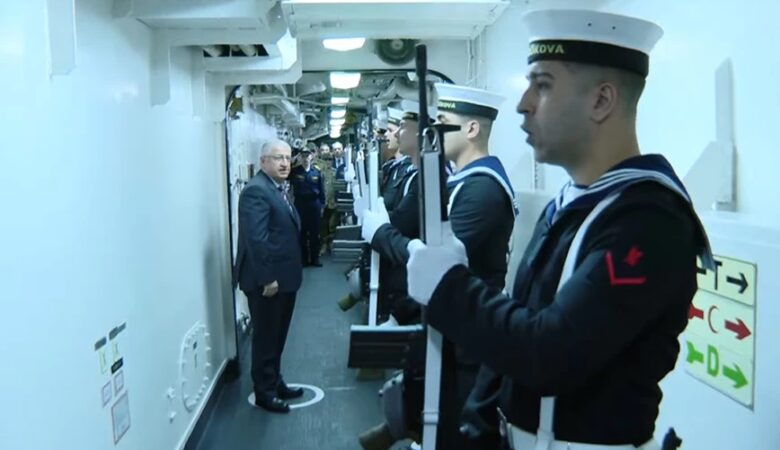 Γκιουλέρ: Το τουρκικό ναυτικό προστατεύει τη Γαλάζια Πατρίδα, είστε οι προστάτες των θαλασσών μας