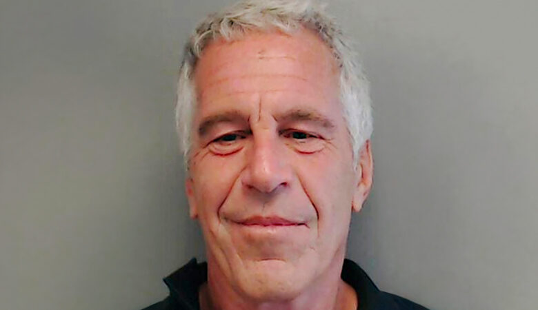 Το Χάρβαρντ θα ξεκινήσει έρευνα για τη σχέση του Λάρι Σάμερς με τον Τζέφρι Επστάϊν