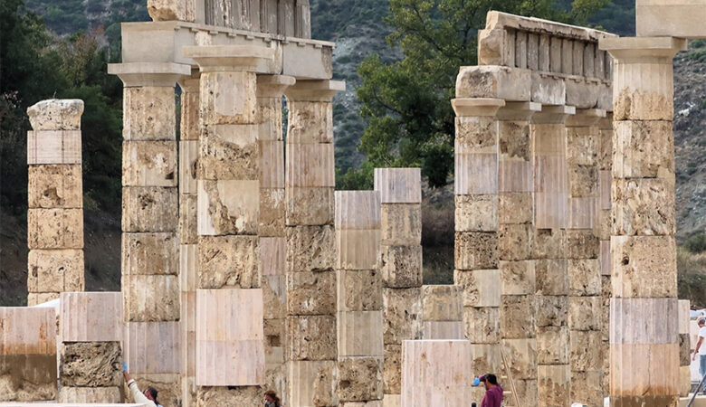 Το μεγαλύτερο οικοδόμημα της κλασικής αρχαιότητας εγκαινιάζεται σήμερα στις Αιγές – Ο «Παρθενώνας της Μακεδονίας»