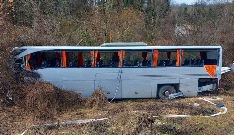 Τροχαίο στη Βουλγαρία: Σοκάρει επιβάτιδα του πούλμαν – «Έχω σωληνάκια στο κεφάλι μου»