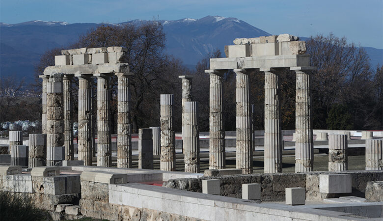 Ο «Παρθενώνας της Μακεδονίας» ανοίγει τις πύλες του – Δείτε φωτογραφίες από το ανάκτορο των Αιγών όπου στέφθηκε βασιλιάς ο Μέγας Αλέξανδρος