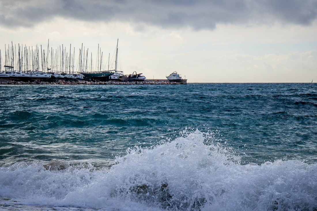 Ισχυρές βροχές και καταιγίδες προβλέπονται για σήμερα – Σοβαρά προβλήματα στους δρόμους της Αχαΐας