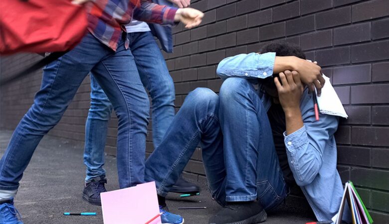 Απειλούν ξανά τον 13χρονο στην Αγία Παρασκευή – Άφαντοι οι ανήλικοι δράστες της επίθεσης