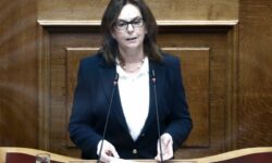ΣΥΡΙΖΑ: Την αποχώρησή της ανακοίνωσε η πρώην υπουργός Κατερίνα Παπανάτσιου