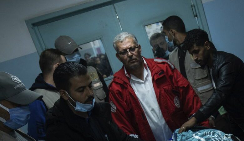 Τέσσερις τραυματιοφορείς της παλαιστινιακής Ερυθράς Ημισελήνου σκοτώθηκαν από ισραηλινό βομβαρδισμό στη Γάζα